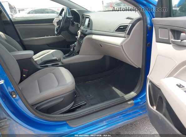 KMHD84LFXJU451332 2018 HYUNDAI ELANTRA Синий Вид салона спереди