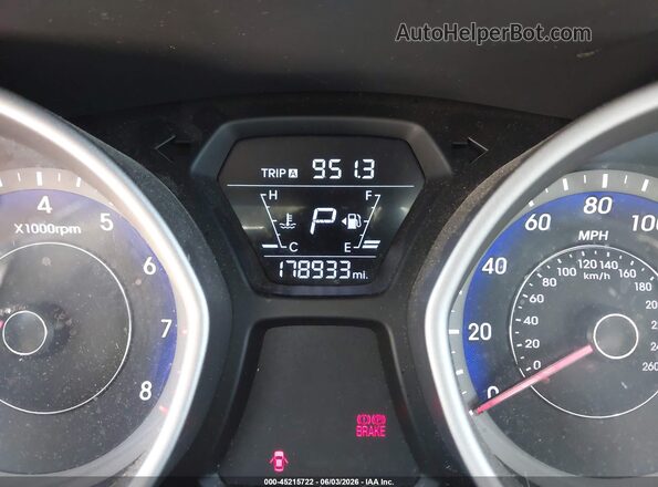 KMHDH4AE6GU600905 2016 HYUNDAI ELANTRA Красный Вид задних сидений