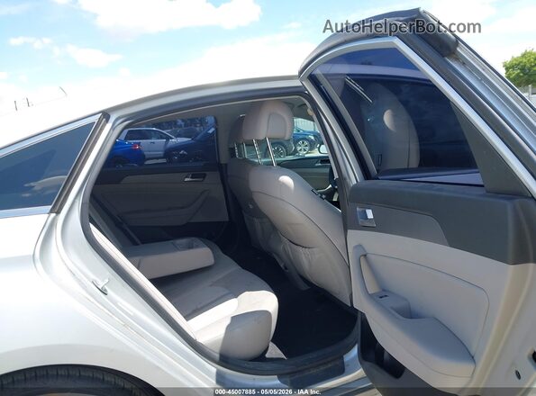 KMHE24L14HA059209 2017 HYUNDAI SONATA HYBRID Silver 