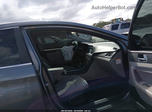 KMHE24L35HA064257 2017 HYUNDAI SONATA HYBRID Серый Вид салона спереди
