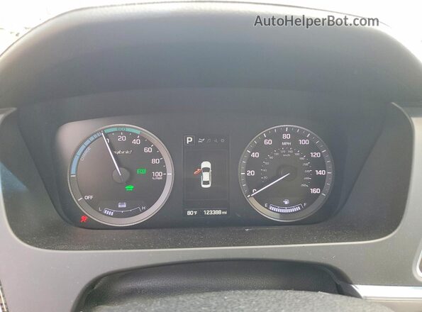KMHE34L14HA050975 2017 HYUNDAI SONATA Silver Vista del cuadro de instrumentos
