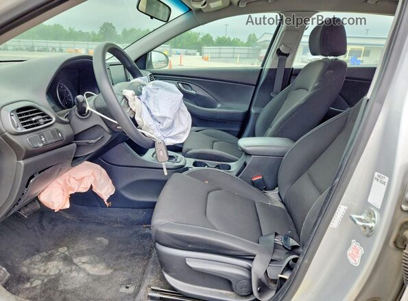 KMHH35LE1JU055142 2018 HYUNDAI ELANTRA Silver Front interior view