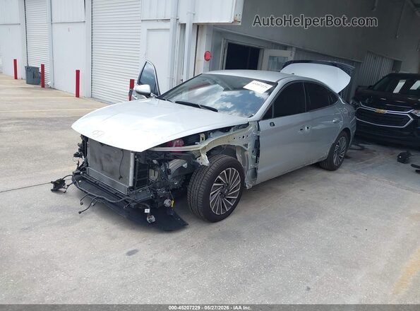 KMHL34JJ4SA103191 2025 HYUNDAI SONATA HYBRID Silver Առջևի ձախ երեք քառորդ տեսարան