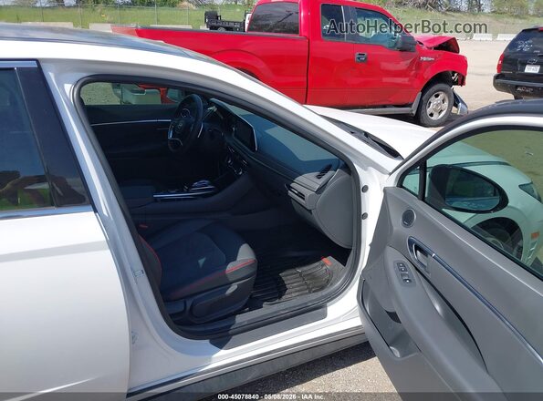 KMHL44J22NA235859 2022 HYUNDAI SONATA White Vista interior delantera