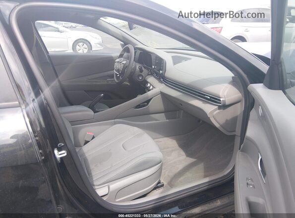 KMHLL4AG2PU549611 2023 HYUNDAI ELANTRA Black Widok wnętrza z przodu