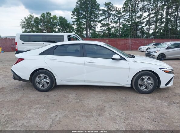 KMHLL4DG1TU100331 2026 HYUNDAI ELANTRA White Вид задньої частини салону