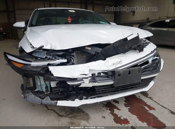 KMHLL4DG2SU876899 2025 HYUNDAI ELANTRA White Դիմացի տեսք