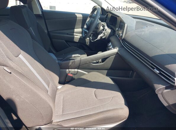 KMHLL4DG3RU781701 2024 HYUNDAI ELANTRA Blue Widok wnętrza z przodu