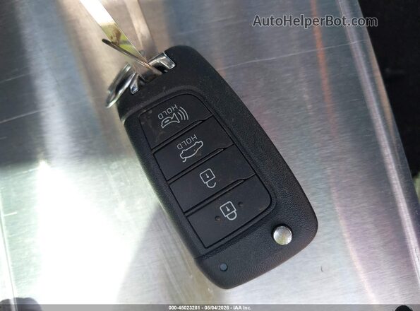 KMHLL4DG3TU101013 2026 HYUNDAI ELANTRA Red Vista del salpicadero