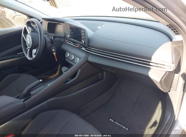 KMHLL4DG5SU096153 2025 HYUNDAI ELANTRA Silver Widok wnętrza z przodu