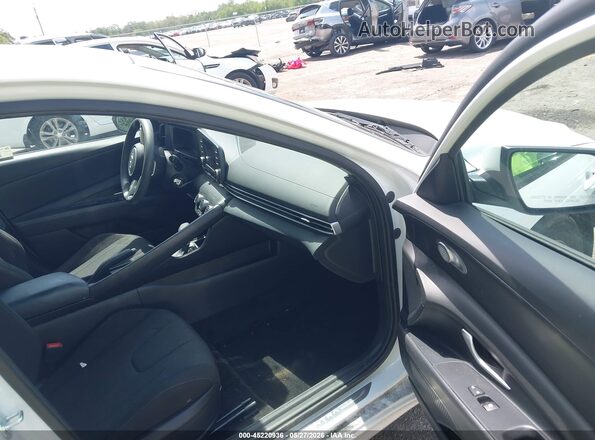 KMHLL4DG6SU947022 2025 HYUNDAI ELANTRA White Front interior view