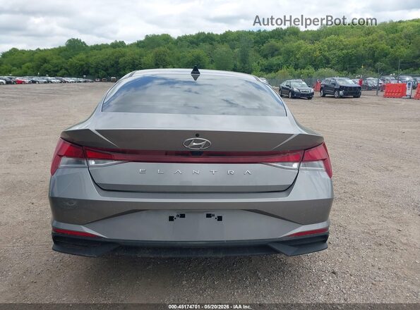 KMHLM4AG2NU310165 2022 HYUNDAI ELANTRA Silver 