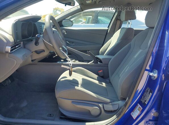 KMHLM4AG2PU596084 2023 HYUNDAI ELANTRA Синий Вид салона спереди