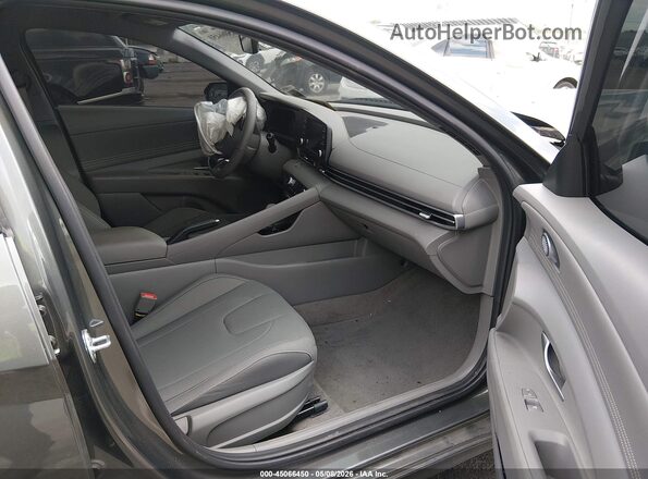 KMHLM4DG2SU091361 2025 HYUNDAI ELANTRA Зеленый Вид салона спереди