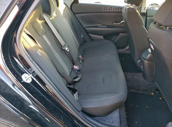 KMHLM4DGXRU637320 2024 HYUNDAI ELANTRA Black Widok tylnych siedzeń