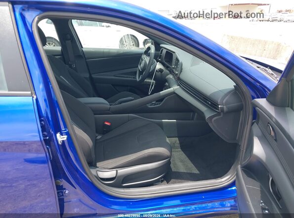 KMHLM4DGXTU158774 2026 HYUNDAI ELANTRA Синий Вид салона спереди