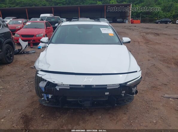 KMHLP4DG6RU829535 2024 HYUNDAI ELANTRA White Widok wnętrza z tyłu