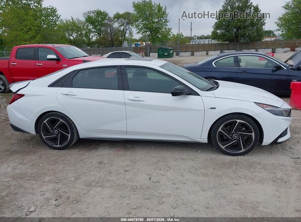 KMHLR4AF7PU397850 2023 HYUNDAI ELANTRA White Вид задньої частини салону