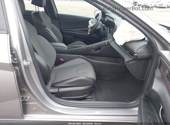 KMHLR4AF7PU525052 2023 HYUNDAI ELANTRA Серый Вид салона спереди