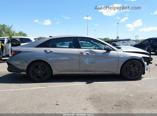 KMHLR4DF8RU714744 2024 HYUNDAI ELANTRA Серебряный Вид задней части салона