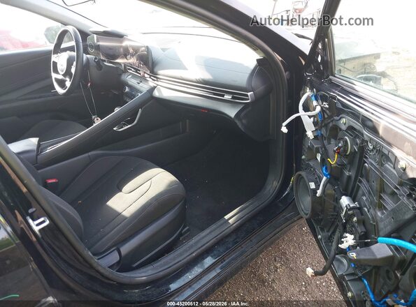 KMHLS4AG7PU508023 2023 HYUNDAI ELANTRA Черный Вид салона спереди