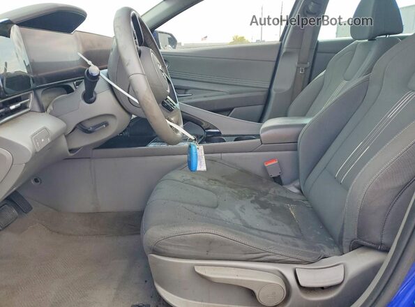 KMHLS4AG9PU426567 2023 HYUNDAI ELANTRA Blue Вид салону спереду