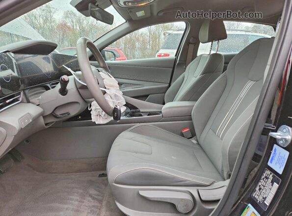 KMHLS4AGXPU582228 2023 HYUNDAI ELANTRA Black წინა სალონის ხედი