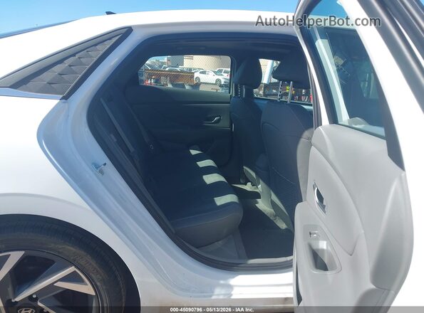 KMHLS4DG0SU022142 2025 HYUNDAI ELANTRA White Widok naklejki z numerem VIN