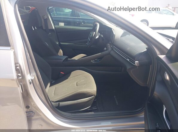 KMHLS4DG1SU860681 2025 HYUNDAI ELANTRA Silver Front interior view