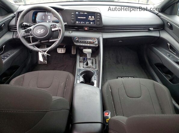 KMHLS4DG1TU107850 2026 HYUNDAI ELANTRA Серебряный Вид панели приборов