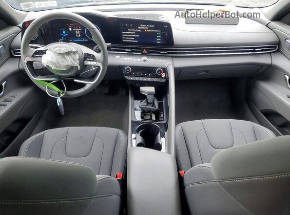 KMHLS4DG2SU948073 2025 HYUNDAI ELANTRA Серый Вид панели приборов