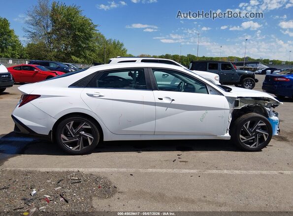 KMHLS4DG4SU070422 2025 HYUNDAI ELANTRA Белый Вид задней части салона