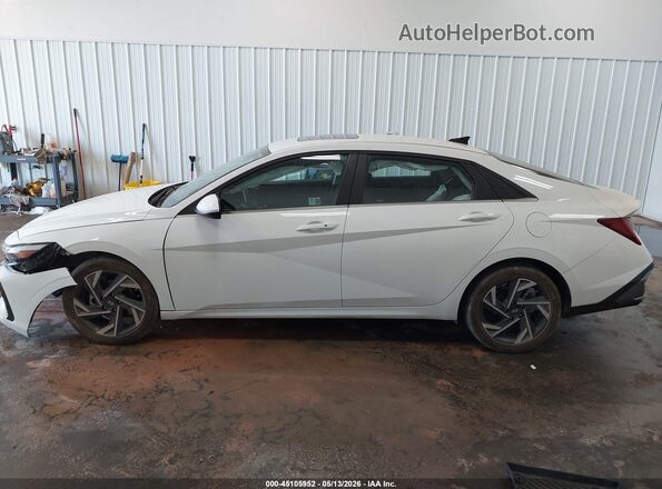KMHLS4DG5RU788278 2024 HYUNDAI ELANTRA White Vista interior trasera