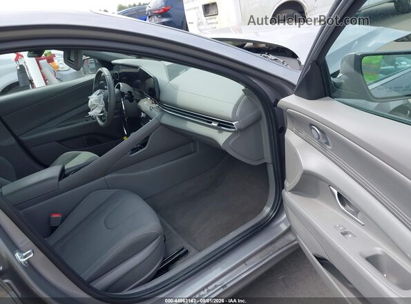 KMHLS4DG5SU974358 2025 HYUNDAI ELANTRA Silver Front interior view