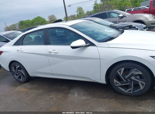 KMHLS4DG7RU647003 2024 HYUNDAI ELANTRA White Widok wnętrza z tyłu