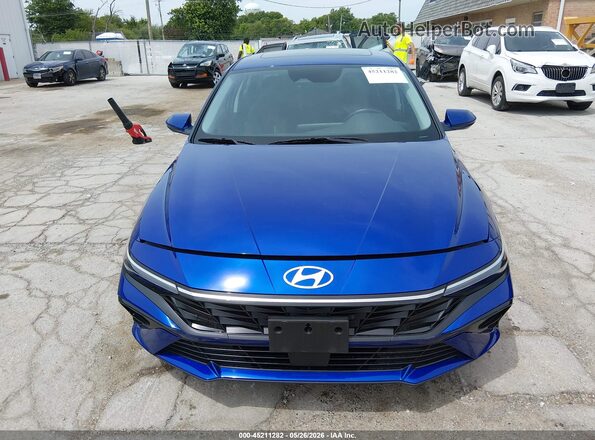 KMHLS4DG8SU881074 2025 HYUNDAI ELANTRA Blue Սալոնի հետևի տեսք
