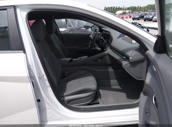 KMHLS4DGXSU901003 2025 HYUNDAI ELANTRA Белый Вид салона спереди