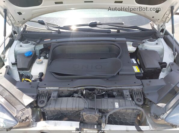KMHM24AA5PA036728 2023 HYUNDAI IONIQ 6 Серебряный Вид сзади