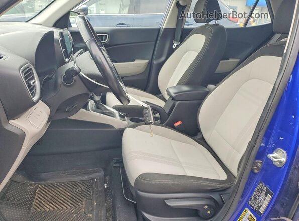 KMHRC8A32MU098867 2021 HYUNDAI VENUE Blue 