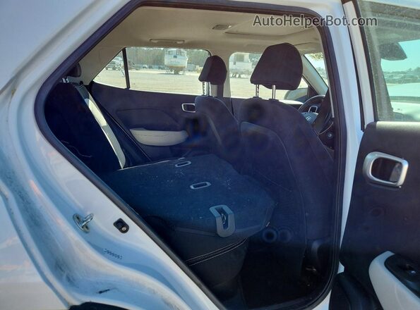 KMHRC8A33NU147995 2022 HYUNDAI VENUE White Սալոնի հետևի տեսք