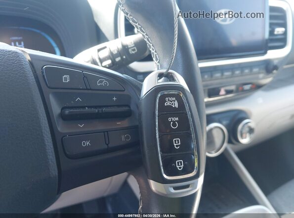 KMHRC8A33PU232497 2023 HYUNDAI VENUE Blue Dashboard view