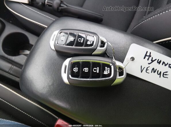 KMHRC8A34RU297295 2024 HYUNDAI VENUE Blue Dashboard view