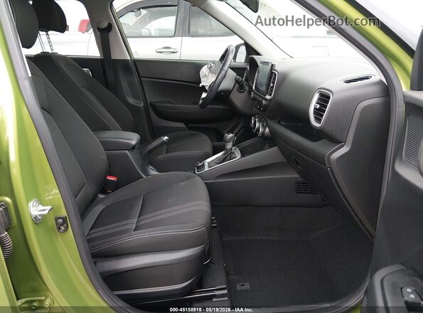 KMHRC8A34RU333549 2024 HYUNDAI VENUE Green Front interior view