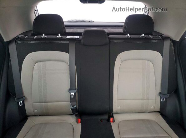 KMHRC8A35LU014717 2020 HYUNDAI VENUE White Вид задніх сидінь