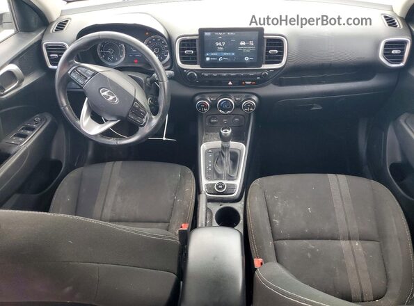 KMHRC8A35MU070948 2021 HYUNDAI VENUE White Առջևի վահանակի տեսք