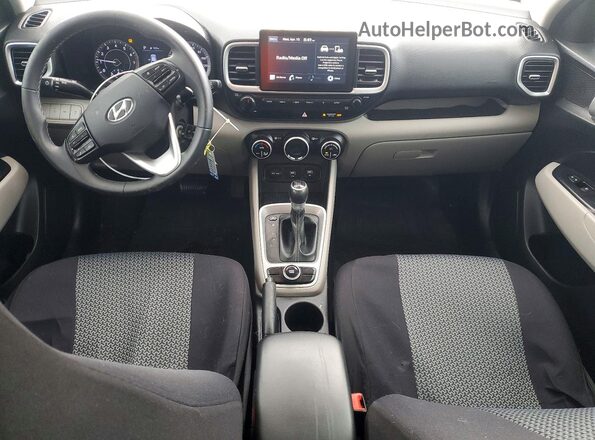 KMHRC8A36LU018114 2020 HYUNDAI VENUE Silver Առջևի վահանակի տեսք