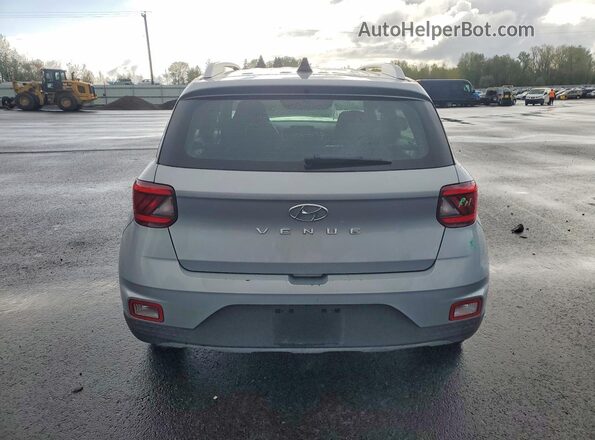 KMHRC8A36LU018114 2020 HYUNDAI VENUE Silver Հետևի տեսք