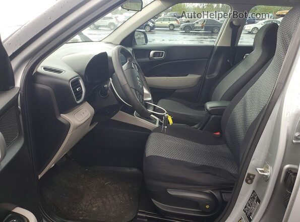 KMHRC8A36LU018114 2020 HYUNDAI VENUE Silver Սալոնի դիմացի տեսք