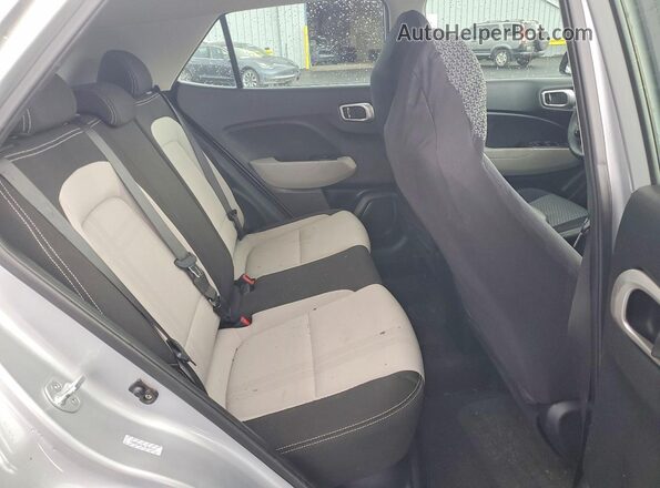 KMHRC8A36LU018114 2020 HYUNDAI VENUE Silver Հետևի նստատեղերի տեսք