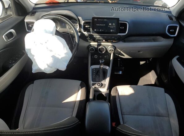 KMHRC8A36MU103746 2021 HYUNDAI VENUE White Widok deski rozdzielczej